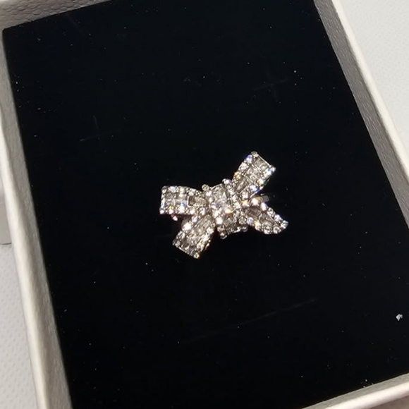 Jewelry - BOW RING SIZE 8 IN STERLING SILVER